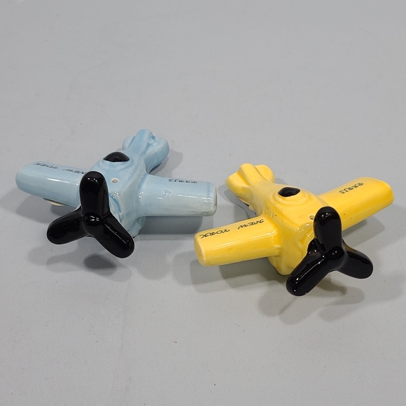 Vintage Airplane Salt & Pepper Shakers Paris New York 1981 Yellow Blue - Picture 2 of 7